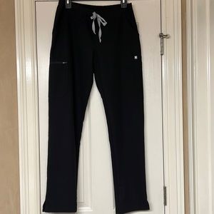 Fig Women scrub pants size small black